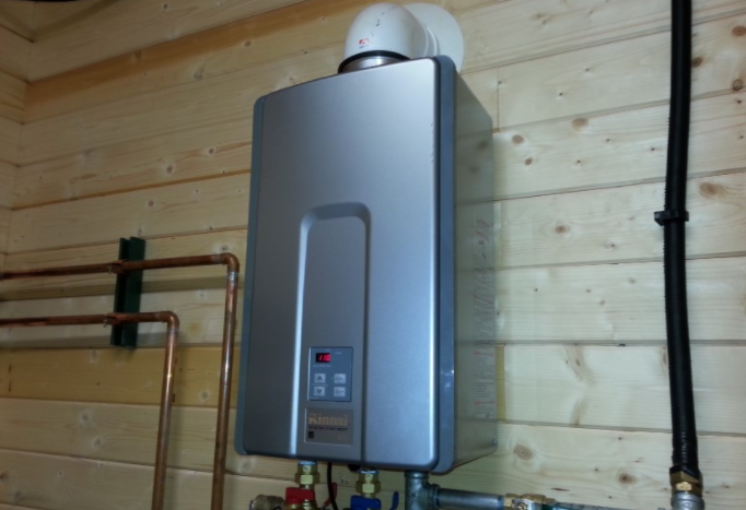 How many amps does a water heater use?